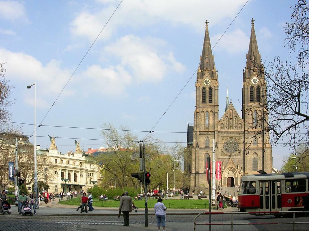 Spacious Apartment Near Wenceslas Square Praha Bagian luar foto