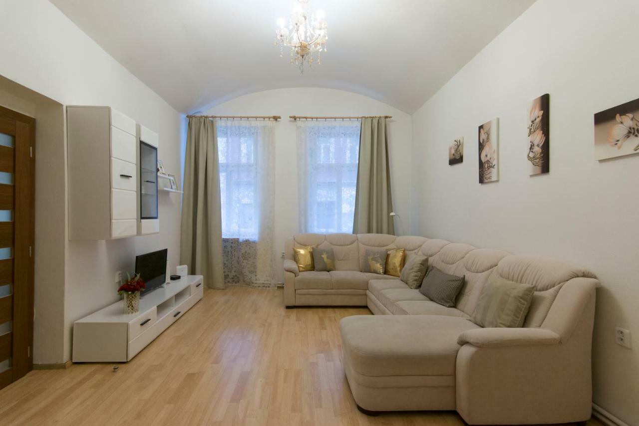 Spacious Apartment Near Wenceslas Square Praha Bagian luar foto