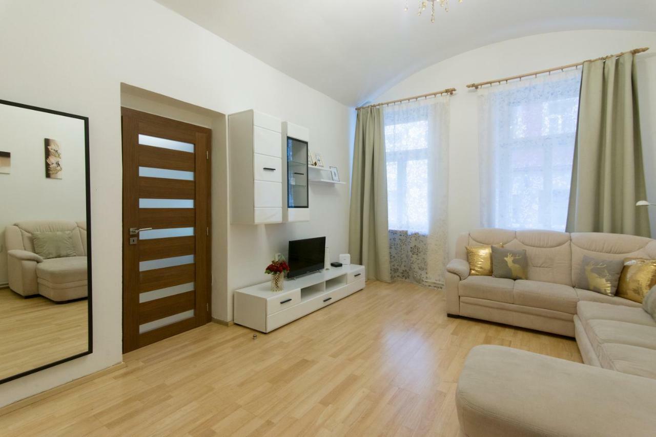 Spacious Apartment Near Wenceslas Square Praha Bagian luar foto